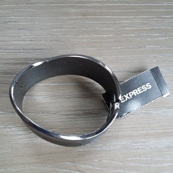 Express Wave Bangle Bracelet - Picture 1 of 4